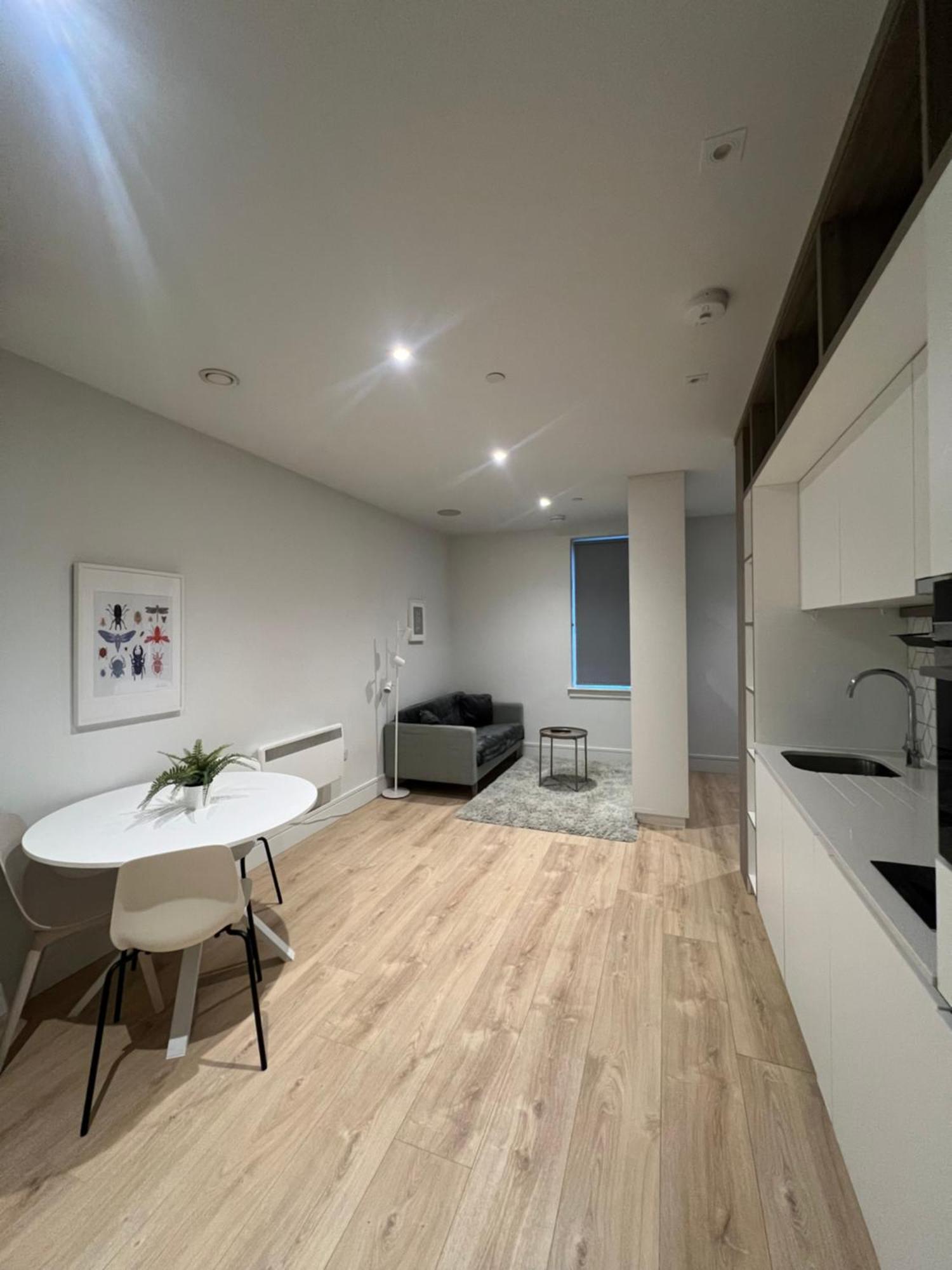 London Heathrow Airport Apartment Voyager House Terminal 12345 - Ev Electric And Parking Available! Hillingdon Exteriör bild