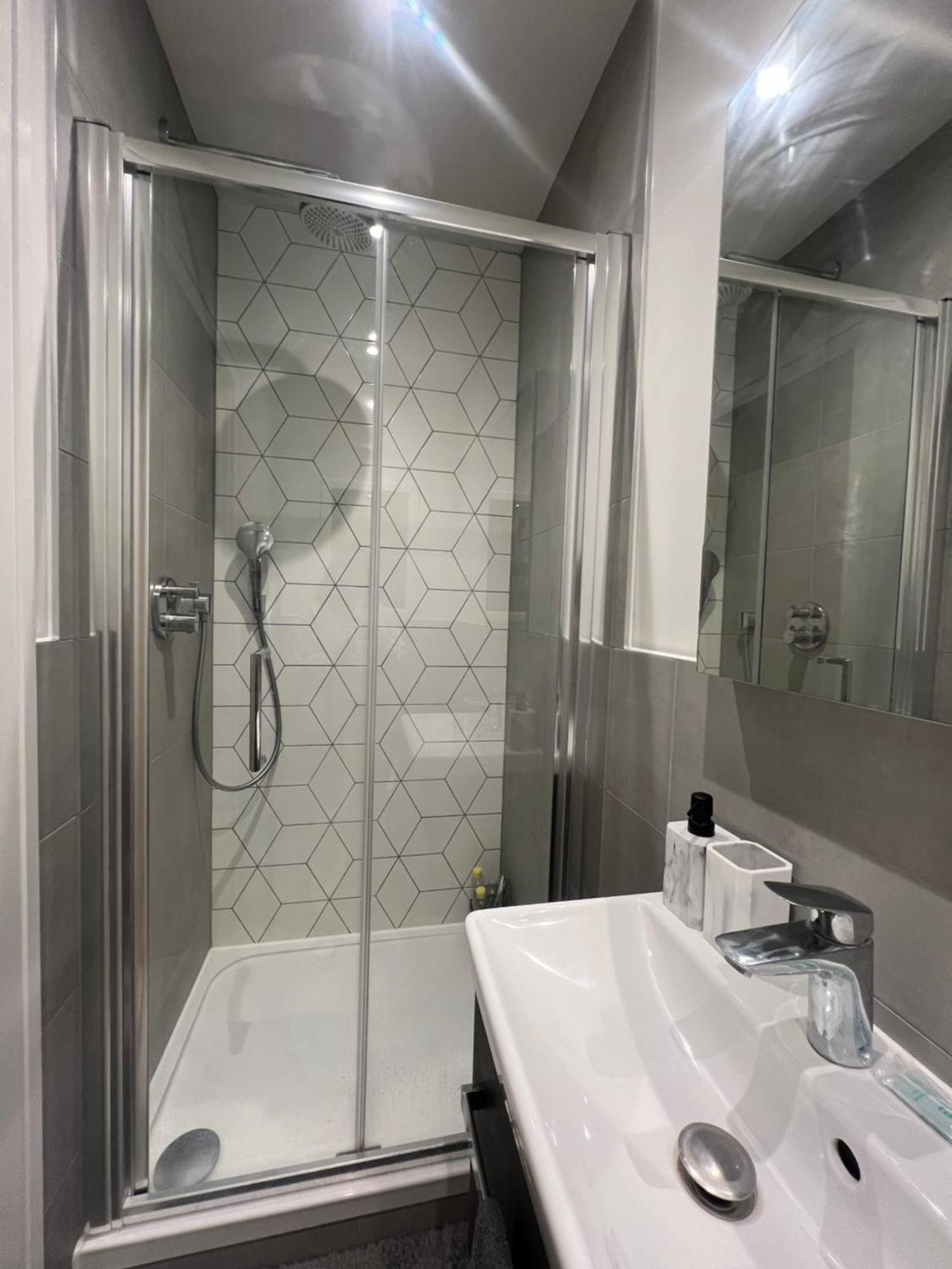 London Heathrow Airport Apartment Voyager House Terminal 12345 - Ev Electric And Parking Available! Hillingdon Exteriör bild